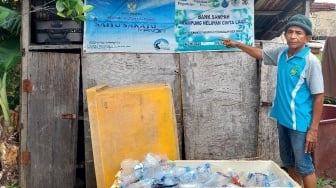 Kisah Nelayan Padang Menuai Berkah Sampah Laut, Jadi Emas di Pegadaian sampai Umrah ke Baitullah
