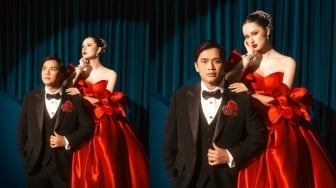 Billy Syahputra Jadi Suami Siaga, Cuci Botol Bayi Pakai Air Mineral