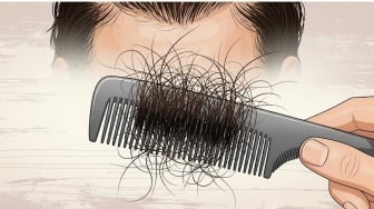 7 Cara Ampuh Atasi Rambut Rontok Secara Alami dan Efektif, Biar Gak Bikin Stress!