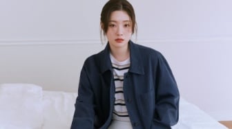 Mau Tampil Kekinian? Coba 6 Mix and Match Outerwear ala Jung Chaeyeon