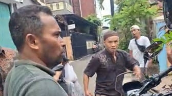 Liput Kasus Keracunan MBG, Jurnalis Malah Dicekik Pekerja SPPG Dapur Umum di Pasar Rebo