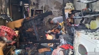 Rugi Ratusan Juta, Kebakaran Laundry di Ciracas Jaktim Diduga Tabung Gas Setrika Pengering Bocor