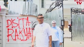 5 Potret Pilu Rumah Uya Kuya Usai Dijarah: Ada Coretan 'Disita Rakyat'