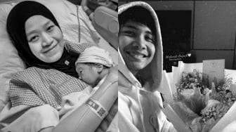 Selamat! Bintang Emon Umumkan Kelahiran Anak Pertama, Ungkap Perjuangan Sang Istri