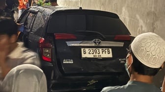 Bau Busuk dari Mobil Terparkir Ungkap Tragedi: Sopir Taksi Online Ditemukan Tewas di Pejaten