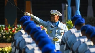 Kolonel Pnb. M. Amry Taufany menjadi komandan upacara peringatan Hari Kesaktian Pancasila di Monumen Pancasila Sakti, Lubang Buaya, Jakarta, Rabu (1/10/2025). [ANTARA FOTO/Hafidz Mubarak A/nym]