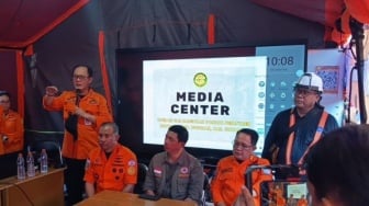 Evakuasi Ponpes Al Khoziny: 7 Korban Kritis Terjebak, Tim SAR Berpacu dengan Waktu