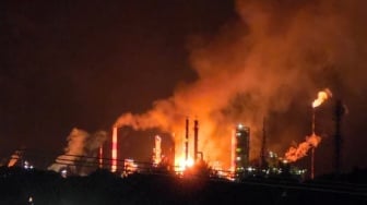 Kilang Minyak Dumai Meledak, Pertamina Fokus Pemadaman