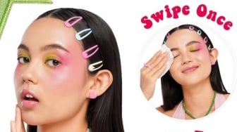 4 Cleansing Tissue Solusi Praktis Bersihkan Makeup, Harga Mulai Rp19 Ribu!