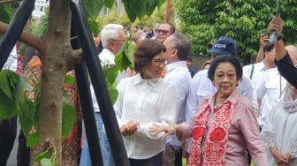 Megawati Tanam Pohon Bodhi di UGM: Simbol Kebijaksanaan atau Sekadar Seremonial?