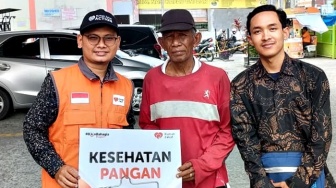 Kisah Inspiratif Pak Paino, Lansia Tangguh Tukang Becak yang Tetap Berjuang di Usia Senja