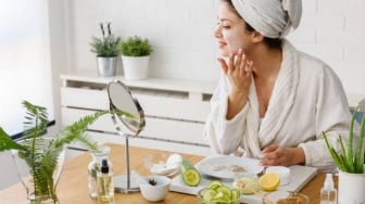 Cara Menghilangkan Flek Hitam Secara Alami, Pakai 10 Bahan Dapur Ini!