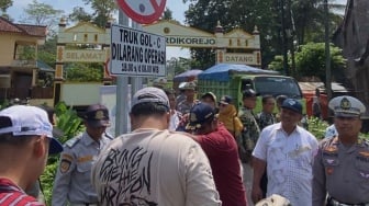 Jalan Sedogan-Balerante 'Dikepung' Portal! Pemkab Sleman Ambil Tindakan Tegas Atasi Truk Galian C yang Meresahkan Warga