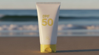 5 Rekomendasi Sunscreen SPF 50 untuk Hilangkan Bekas Jerawat Hitam, Mulai Rp20 Ribuan