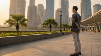 7 Rekomendasi Sepatu yang Cocok dengan Batik Selain Pantofel, Tetap Modis dan Elegan