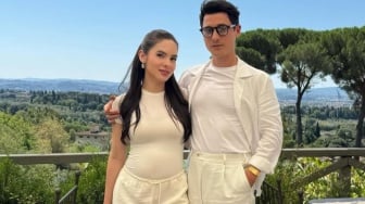 Momen Haru Gender Reveal Anak Pertama Steffi Zamora dan Nino Fernandez