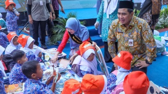 Libatkan 27 Ribu Siswa, Gerakan Membatik Bersama Bunda PAUD Jateng Pecahkan Rekor Muri