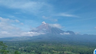 Status Waspada Gunung Semeru: Erupsi Pagi Ini, Hindari Zona Merah Berikut!