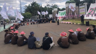 Aksi KPA Panaskan Depan DPR, Desak Reforma Agraria dan Bekukan Bank Tanah