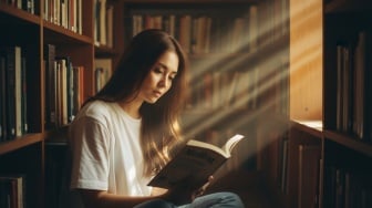 Kumpulan Prompt Gemini AI Foto di Perpustakaan yang Estetik dan Natural, Tinggal Copas!