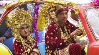 44 Pasangan Pengantin di Palembang Ikut Nikah Massal, Dapat Buku Nikah dan Resepsi Meriah