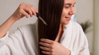 8 Serum Rambut Terbaik untuk Mengatasi Masalah Rambut Kusut dan Berminyak