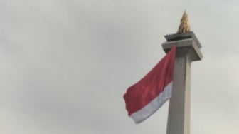 Bendera Merah Putih Robek Saat Gladi HUT TNI di Monas, Ini Reaksi Cepat TNI