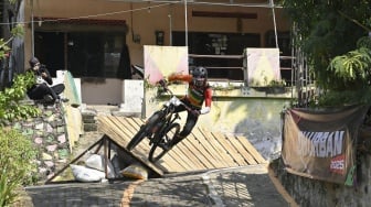 Brutal! 102 Downhiller Serbu Semarang di 76 IDH Urban 2025, Adu Nyali di Lintasan Ekstrem!