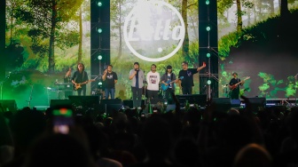 Grup musik Letto tampil menghibur penonton di acara Synchronize Fest 2025 di Gambir Expo Kemayoran, Jakarta, Jumat (3/10/2025). [Suara.com/Alfian Winanto]