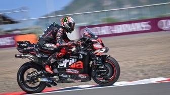 Marco Bezzecchi Rebut Pole Position MotoGP Mandalika 2025