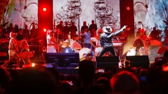 Panggung Megah Guruh Gipsy di Synchronize 2025: Bawa Barong Bali Hingga Kenang Mendiang Chrisye