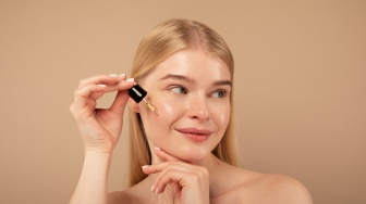 5 Rekomendasi Serum Niacinamide untuk Mencerahkan Wajah Mulai Rp30 Ribuan