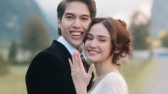 Bikin Baper! Momen Romantis El Rumi Lamar Syifa Hadju di Pegunungan Alpen