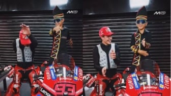 6 Potret Rayyan Pacu Jalur Ketemu Marc Marquez di Mandalika, Dapat Hadiah Istimewa