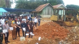 1,4 Juta Rokok Ilegal Dimusnahkan di Kendari: Negara Rugi Miliaran Rupiah!