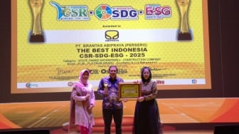 Berkomitmen pada Keberlanjutan, Brantas Abipraya Meraih Platinum Award CSRSDGESG 2025
