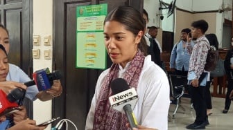 Kesedihan Franka Franklin Seusai Upaya Praperadilan Nadiem Makarim Ditolak Hakim
