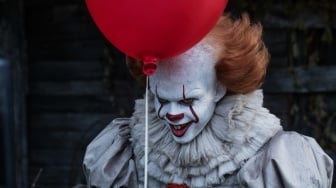 Bill Skarsgard Ternyata Sempat Ragu Bintangi IT: Welcome to Derry, Kenapa?