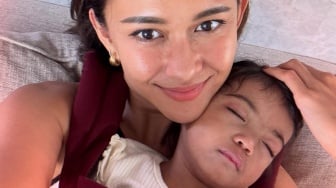 Setahun Berlalu, Momen Haru Nana Mirdad Bertemu Lagi Baby Kira yang Ditemukan di Semak