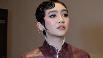Orang Tua Beda Agama, Febby Rastanty Ngaku Pilih Belajar Agama Sendiri