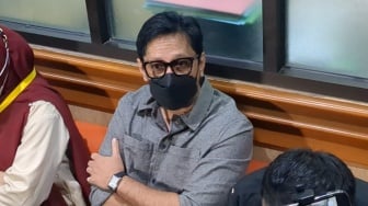 Kembali Hadiri Sidang Cerai, Andre Taulany Lebih Santai dan Lempar Guyonan Nyasar ke Mal