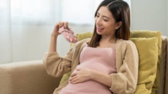 Hamil & Menyusui Bukan Berarti 'Puasa' Wangi! Ini 7 Parfum yang Aman