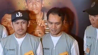 Agak Laen Tampil di CFD Pakai Kostum Hantu untuk Donasi, Ernest Prakasa dan Muhadkly Acho Ikutan