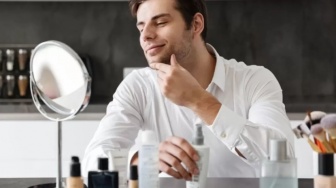 Urutan Skincare Pria untuk Pemilik Kulit Berminyak, Lengkap dengan Rekomendasi Produknya
