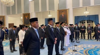 Prabowo Lantik Gubernur Papua hingga Jajaran Pimpinan LPS dan BP BUMN