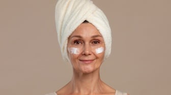 5 Moisturizer Terbaik untuk Kulit Kering Usia 40 Tahun, Tingkatkan Produksi Kolagen