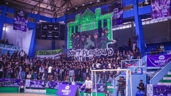 Suporter SMKN 3 Banjarmasin Bakar Semangat di AXIS Nation Cup 2025