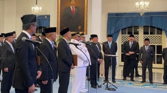Prabowo Lantik Gubernur dan Wakil Gubernur Papua di Istana, Begini Sumpahnya