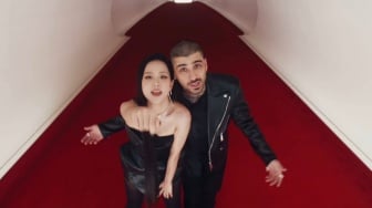 Jisoo BLACKPINK Rilis Teaser MV Eyes Closed Bareng Zayn Malik, Fans Heboh!