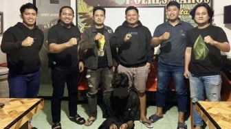 Rebutan Lahan Parkir Berujung Tragis: Pria di Maros Tusuk Rekan Hingga Buta